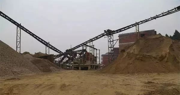 水泥砂石料价格又将暴涨！涨疯了！产生这样现象的原因究竟是什么_1