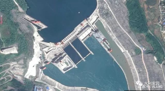 从谷歌地球上看世界10大水利枢纽，三峡大坝和伊泰普大坝哪个更美_6
