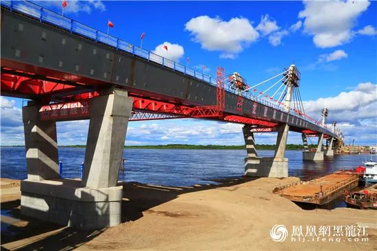 历经30多年！中俄合建首座跨境公路大桥合龙啦！_4