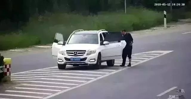 关注 