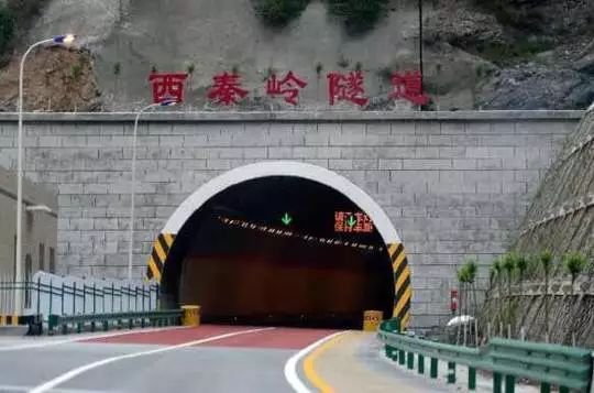 致36死13伤的陕西大巴事故：是疲劳驾驶还是道路设计的错？_6